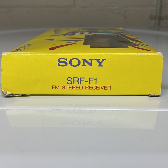 1986 Sony Sportsband SRF-F1 Sports FM Stereo Receiver - Picture 7 of 7